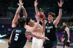 CBA季后赛关键时刻走向成谜；浙江队防线松动；气氛紧张；年轻球员得到机会的简单介绍-爱游戏官网